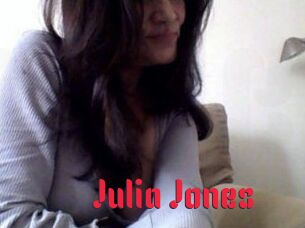 Julia_Jones
