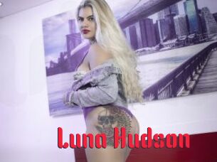 Luna_Hudson