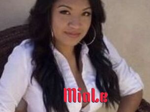 Mia_Le