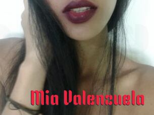 Mia_Valenzuela