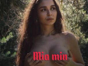 Mia_min