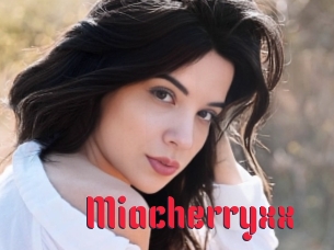 Miacherryxx