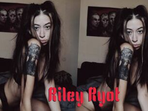 Riley_Ryot