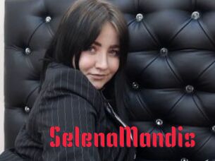 SelenaMandis