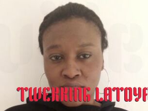 TWEKKING_LATOYA Video Extrait