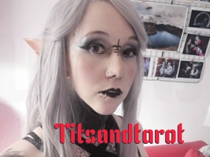 Titsandtarot