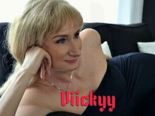 Viickyy