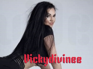 Vickydivinee