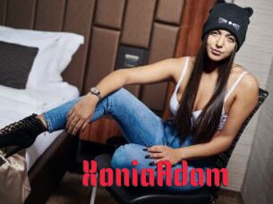 XoniaAdam